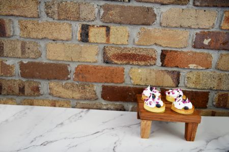 Serve Natural Acacia Square Stand with Legs 210x210x140mm
