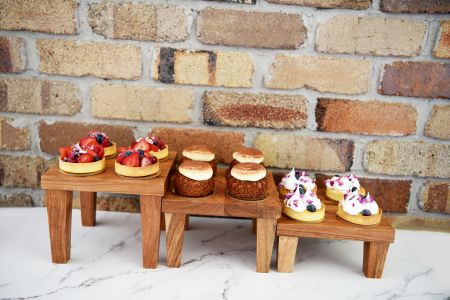 Serve Natural Acacia Square Stand with Legs 210x210x170mm Serve Natural Acacia Square Stand with Legs 210x210x170mm