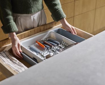 DrawerStore™ Expanding Utensil Tray