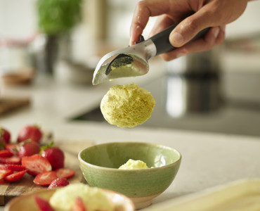 Elevate Ice-Cream Scoop