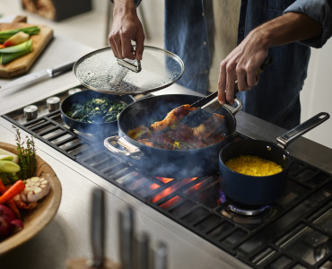 Space 23cm/5.4qt Non-Stick Induction Saucepan & Lid