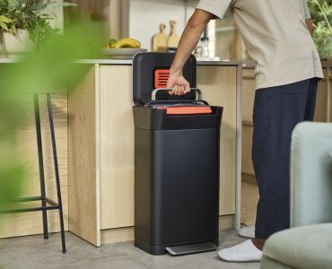 Titan 30 (Carbon Black)