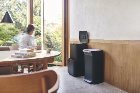 Titan 30 (Carbon Black)