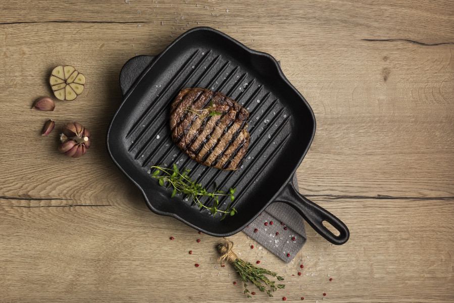 Pre-Seasoned Cast Iron Square Griddle Pan 27cm 2.2l
