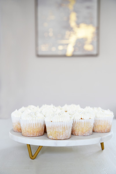 Serve White Marble Round Display Stand Metal Legs 300x55mm