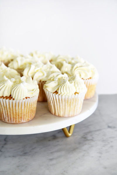 Serve White Marble Round Display Stand Metal Legs 300x55mm