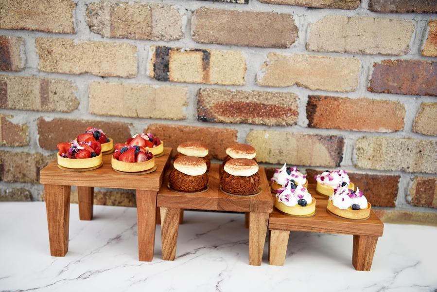 Serve Natural Acacia Square Stand with Legs 210x210x170mm Serve Natural Acacia Square Stand with Legs 210x210x170mm