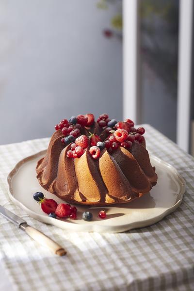 Madeleine Round Serving Platter - Rose Candy