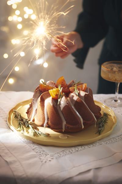 Madeleine Round Serving Platter - Vanilla