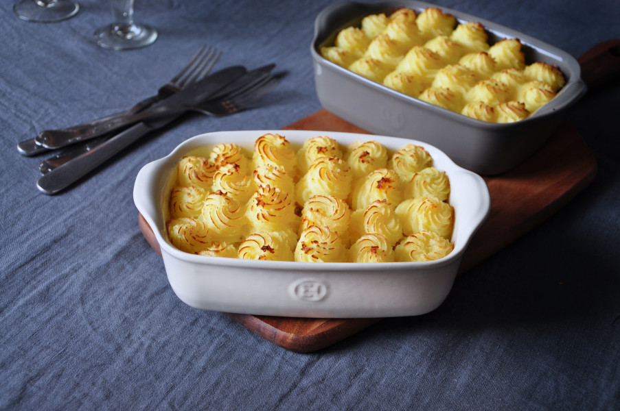 Medium Rectangular Oven Dish - Flour