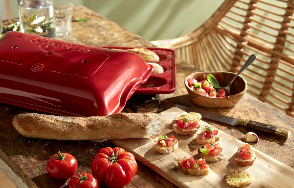 Mini-Baguettes Bread Baker - Burgundy