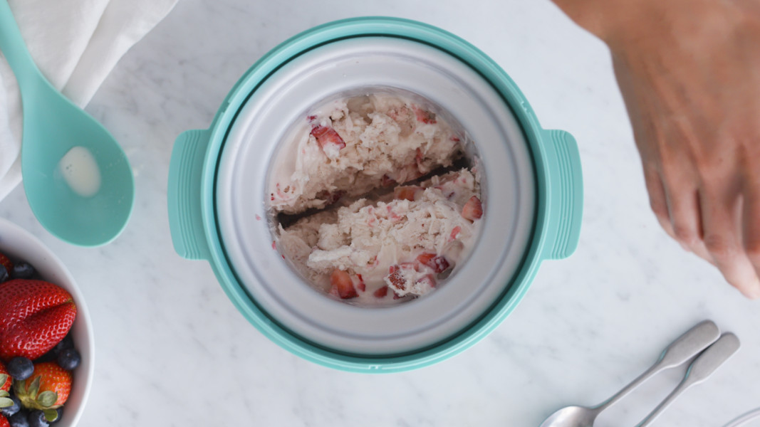 Ice Cream Maker, Turquoise - PFAS Free