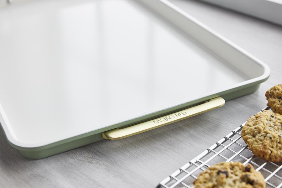 Cookie Sheet w Handles 30.2cm x 25.2cm - PFAS Free