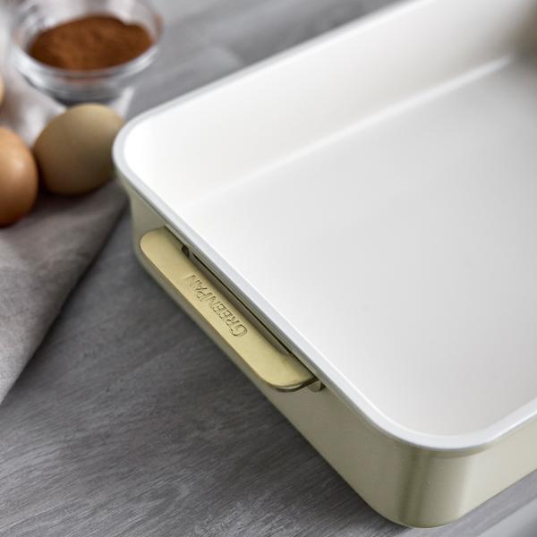 Rectangular Cake/Roast Pan w Handles 30.2cm x 25.2cm - PFAS Free