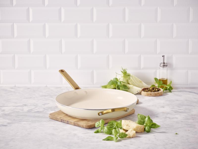 Padova Frypan 32cm with Helper Handle Cream
