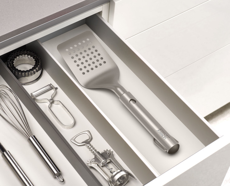 GrillOut BBQ Turner with retractable head