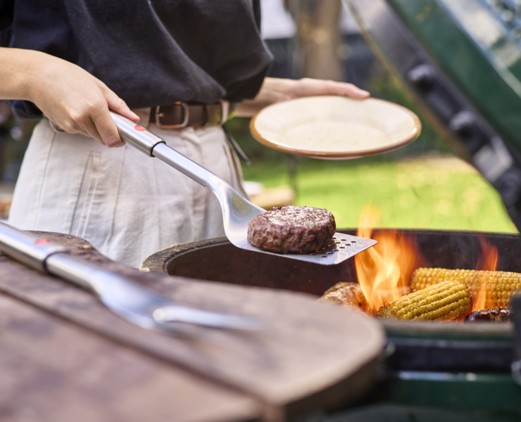 GrillOut BBQ Turner with retractable head
