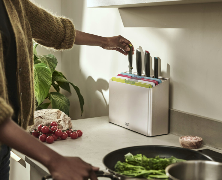 Folio Icon Plus 8 Piece Knife & Board Set