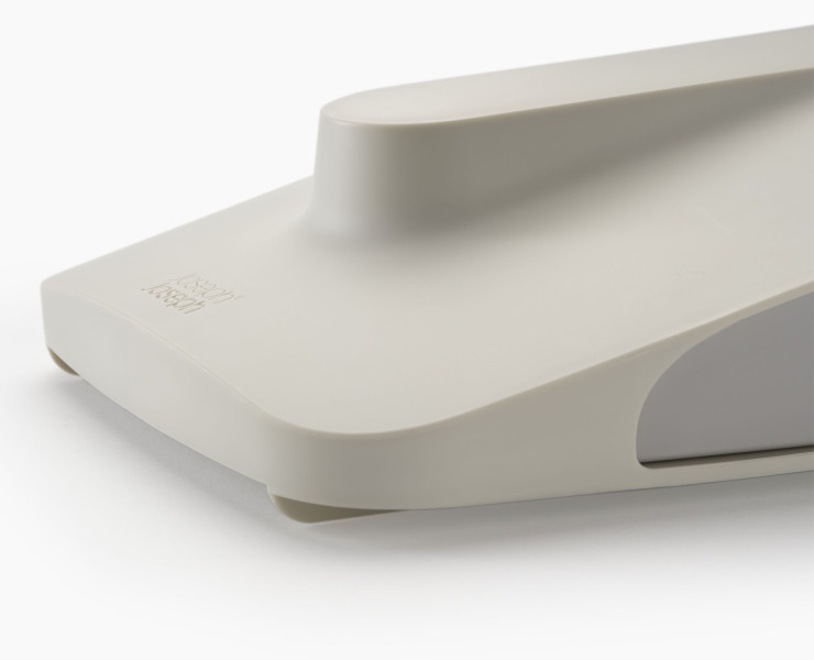 CleanTech wall-mounted dustpan & brush