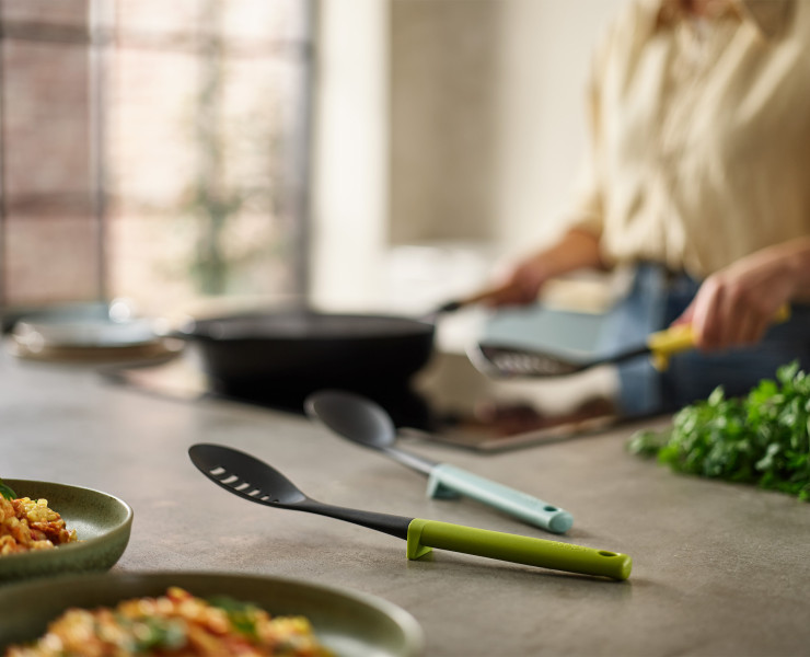 3-piece Utensil Set with integrated tool rests