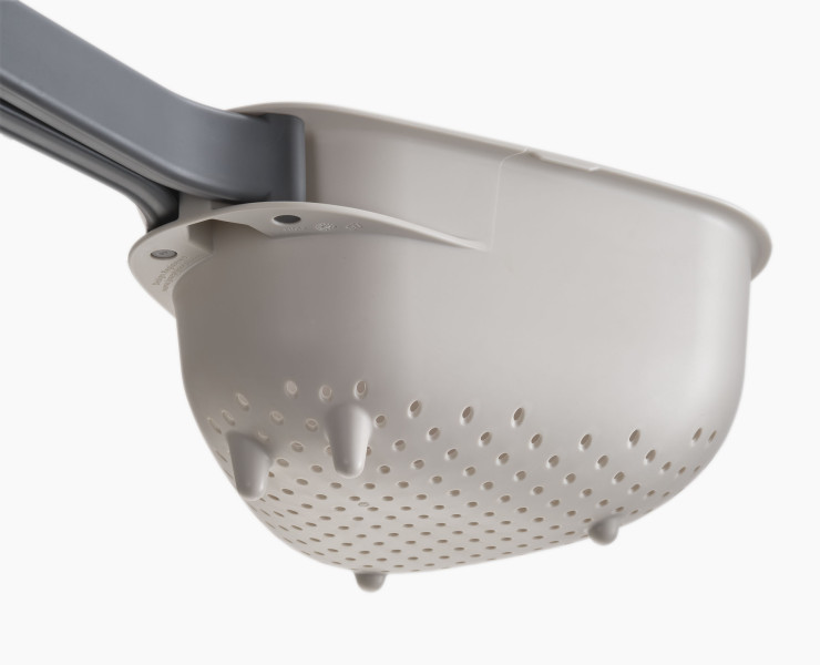 Droplet Compact Colander with folding handles