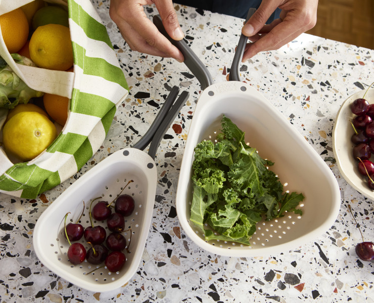 Droplet Mini Compact Colander with folding handles