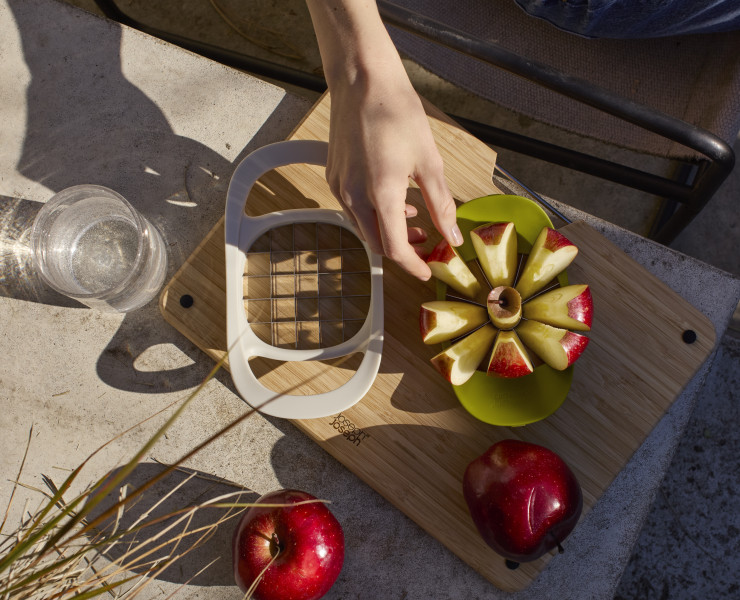 Nest™ Press 2-in-1 Corer and Chipper