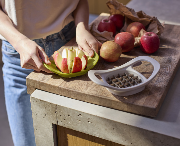 Nest™ Press 2-in-1 Corer and Chipper