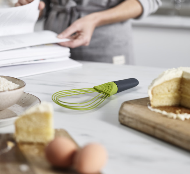 Twist Whisk - Grey/Green