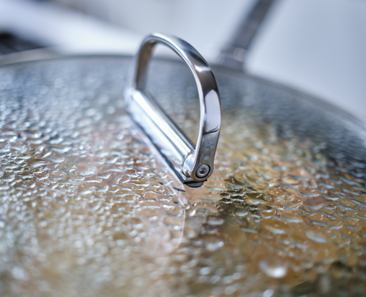 Space 23cm/5.4qt Non-Stick Induction Saucepan & Lid