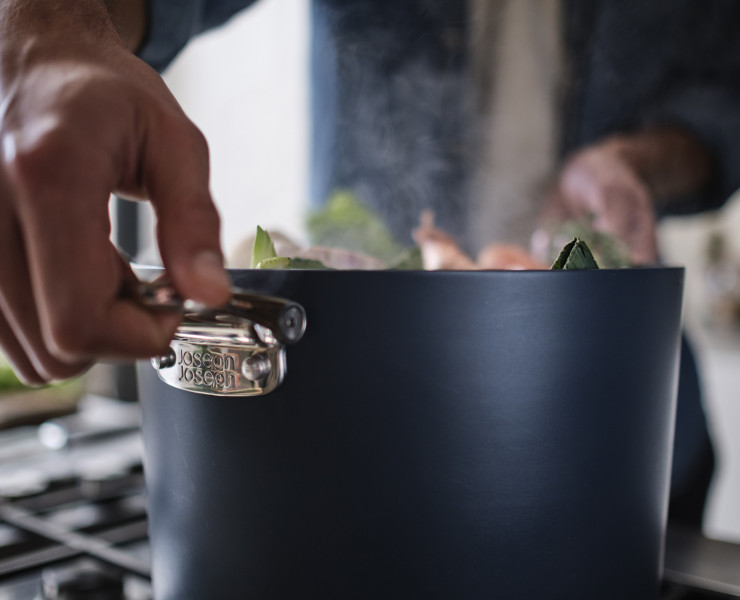 Space 25cm/8.5qt Non-Stick Induction Stock Pot & Lid