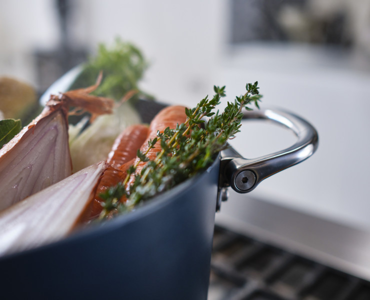 Space 25cm/8.5qt Non-Stick Induction Stock Pot & Lid