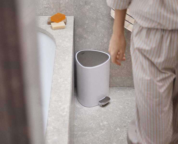 EasyStore 5L Bathroom Bin - Gloss White