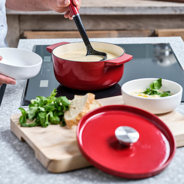 Empire Red Covered Round Casserole 26cm/5.2L