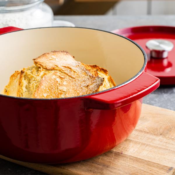 Empire Red Covered Round Casserole 26cm/5.2L