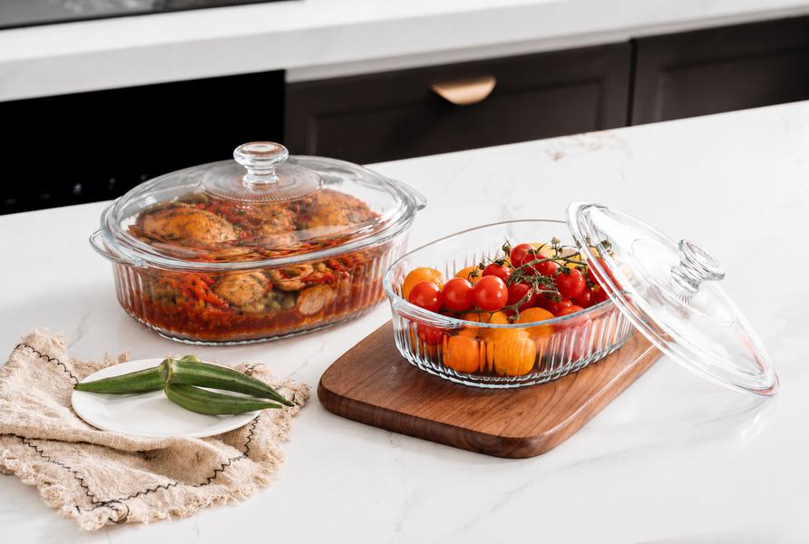 Oval Ribbed Casserole Dish with Lid 1.8L