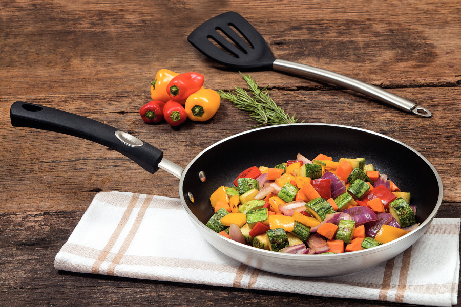 Professional  Aluminum Nonstick Frying Pan 20cm