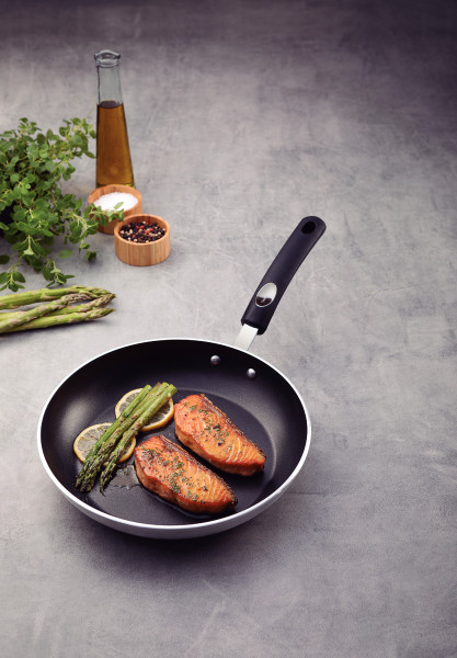 Professional Aluminum Nonstick Frying Pan 26cm