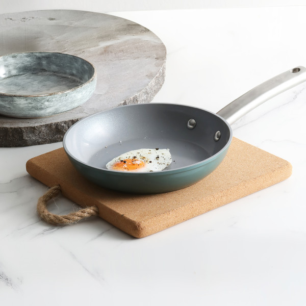 Deluxe Cork Trivet with Rope Handle Square 24 x 2cm