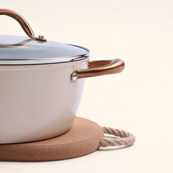 Deluxe Cork Trivet with Rope Handle Oval 30 x 20 x 2cm